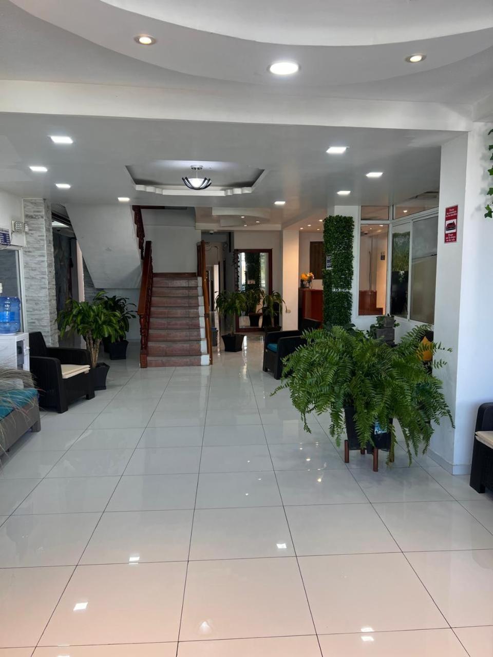 Hostal Carliza Puerto Ayora  Exterior foto